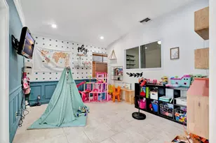 2436 Holly Ln NE, Palm Beach Gardens, FL 33410 - Photo 24