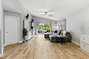 970 SW 111th Way, Davie, FL 33324 - Photo 16