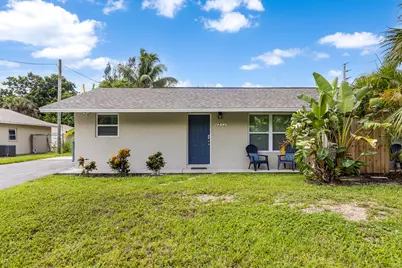 4953 Bayshore Drive, Naples, FL 34112 - Photo 12