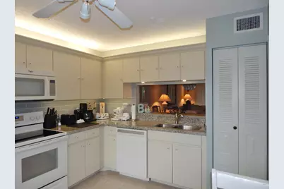 6698 N 10th Ave N #215, Lake Worth, FL 33467 - Photo 4
