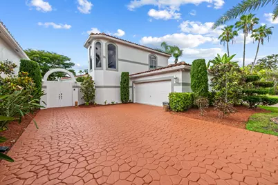 980 Bel Aire Drive West, Pembroke Pines, FL 33027 - Photo 1