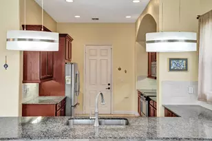 8541 NW 38th St, Cooper City, FL 33024 - Photo 16