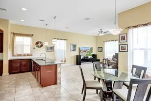 8541 NW 38th St, Cooper City, FL 33024 - Photo 10