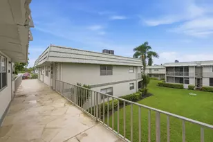 670 Monaco N, Delray Beach, FL 33446 - Photo 4