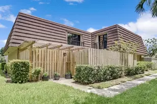 121 1st Ln, Palm Beach Gardens, FL 33418 - Photo 16