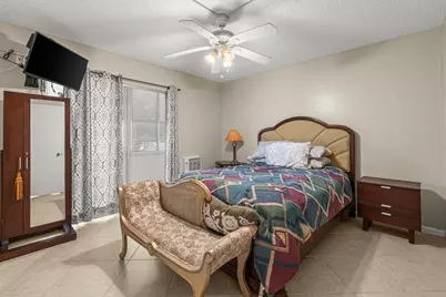 175 Suffolk E, Boca Raton, FL 33434 - Photo 12