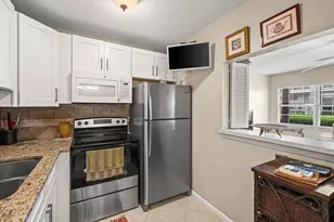 175 Suffolk E, Boca Raton, FL 33434 - Photo 2