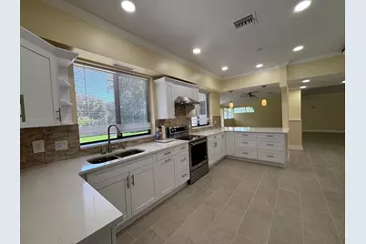 135 E Ilex Drive, Lake Park, FL 33403 - Photo 10