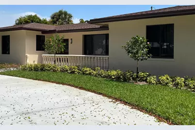 135 E Ilex Drive, Lake Park, FL 33403 - Photo 2