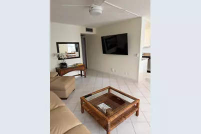 3037 Cornwall B, Boca Raton, FL 33434 - Photo 2