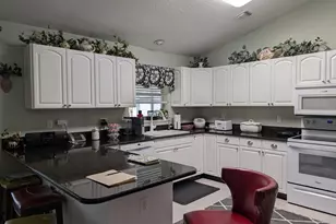 1036 18th St SW, Vero Beach, FL 32962 - Photo 4