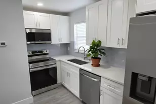 351 Lake Dora Dr, West Palm Beach, FL 33411 - Photo 10