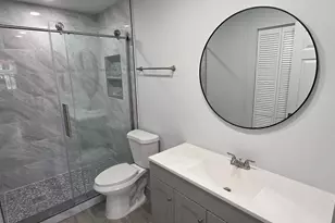 351 Lake Dora Dr, West Palm Beach, FL 33411 - Photo 2
