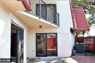 3915 Victoria Dr NE, West Palm Beach, FL 33406 - Photo 4