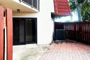 3915 Victoria Dr NE, West Palm Beach, FL 33406 - Photo 6