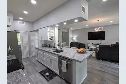 105 Half Moon Circle #F2, Hypoluxo, FL 33462 - Photo 2