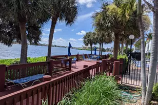 105 Half Moon Cir, Hypoluxo, FL 33462 - Photo 28