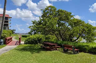 105 Half Moon Cir, Hypoluxo, FL 33462 - Photo 30