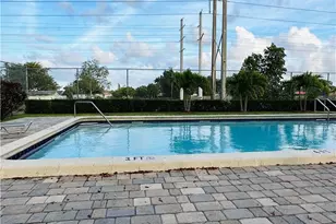 1168 NW 97th Ave, Pembroke Pines, FL 33024 - Photo 22