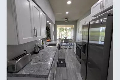 105 Half Moon Circle #F2, Hypoluxo, FL 33462 - Photo 16