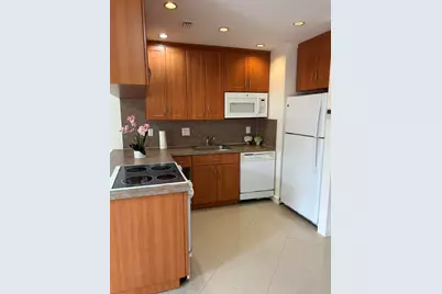 210 SE 9th Street #1, Hallandale Beach, FL 33009 - Photo 2