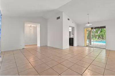 1019 Hickory Trail, Wellington, FL 33414 - Photo 4
