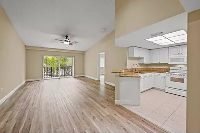 1100 S Crestwood Ct Court S #1109, Royal Palm Beach, FL 33411 - Photo 4