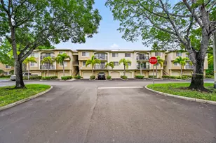 1100 S Crestwood Ct Ct S, Royal Palm Beach, FL 33411 - Photo 2