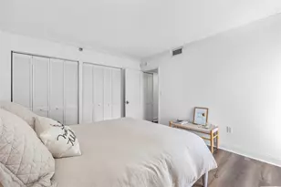 20515 E Country Club Dr, Miami, FL 33180 - Photo 10