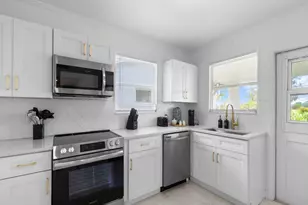 422 N Lakeside Dr, Lake Worth Beach, FL 33460 - Photo 12