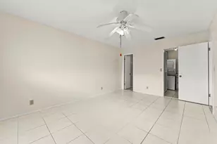 109 Lake Barbara Dr, West Palm Beach, FL 33411 - Photo 10