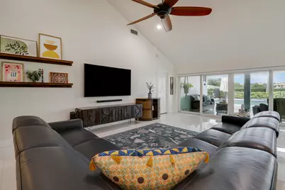 1560 Wilderness Road, West Palm Beach, FL 33409 - Photo 4