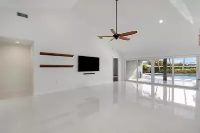 1560 Wilderness Road, West Palm Beach, FL 33409 - Photo 4