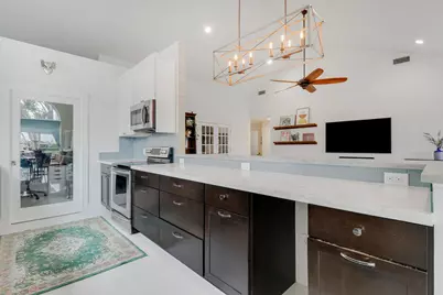 1560 Wilderness Road, West Palm Beach, FL 33409 - Photo 24