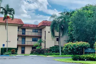 200 Jacaranda Country Club Dr, Plantation, FL 33324 - Photo 1