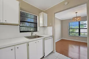 200 Jacaranda Country Club Dr, Plantation, FL 33324 - Photo 18