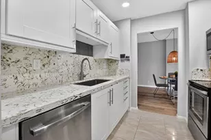 250 NE 20th St, Boca Raton, FL 33431 - Photo 2