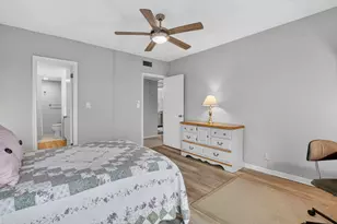 250 NE 20th St, Boca Raton, FL 33431 - Photo 16