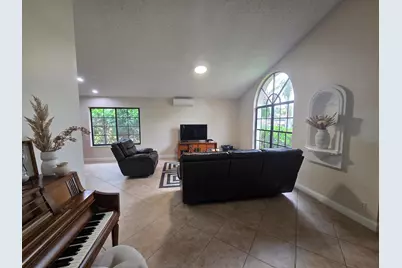 4170 NW 6th Street, Deerfield Beach, FL 33442 - Photo 4