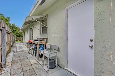 302 SW 8th Street, Boynton Beach, FL 33426 - Photo 24