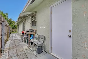 302 SW 8th St, Boynton Beach, FL 33426 - Photo 24