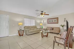 302 SW 8th St, Boynton Beach, FL 33426 - Photo 8