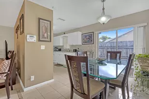 302 SW 8th St, Boynton Beach, FL 33426 - Photo 10