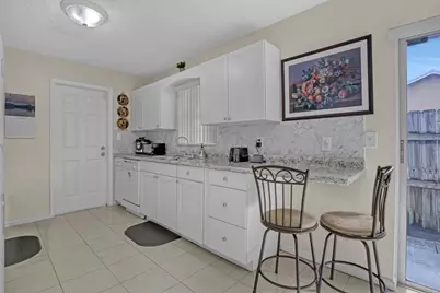 302 SW 8th Street, Boynton Beach, FL 33426 - Photo 12