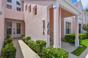 201 Muirfield Ct, Jupiter, FL 33458 - Photo 2