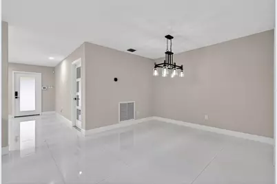 10339 Daphne Avenue, Palm Beach Gardens, FL 33410 - Photo 14