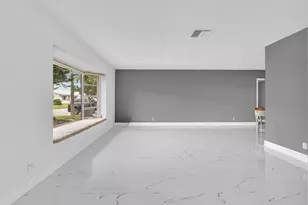 6812 NW 74th Pl, Tamarac, FL 33321 - Photo 6