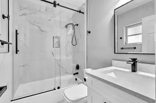 6812 NW 74th Pl, Tamarac, FL 33321 - Photo 14