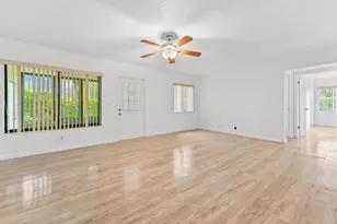319 Knotty Pine Cir, Greenacres, FL 33463 - Photo 6