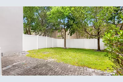 4805 NW 48th Terrace, Tamarac, FL 33319 - Photo 14
